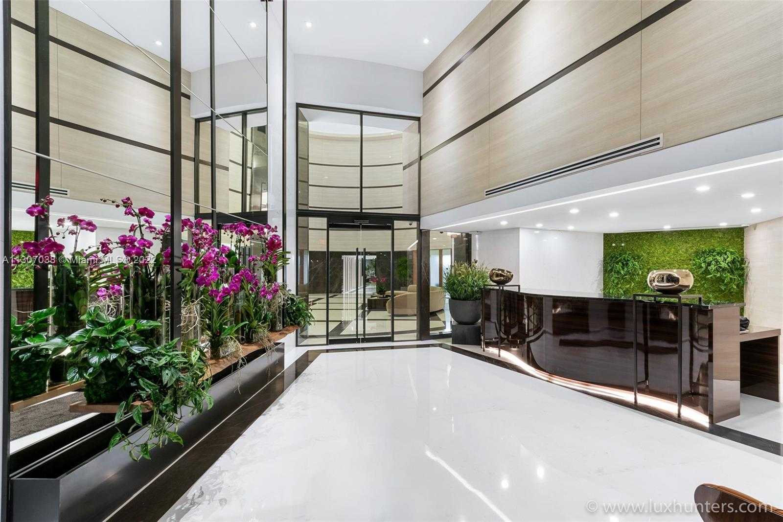 Small Image of 300 SOUTH POINTE DR #4306, Miami Beach Number 87