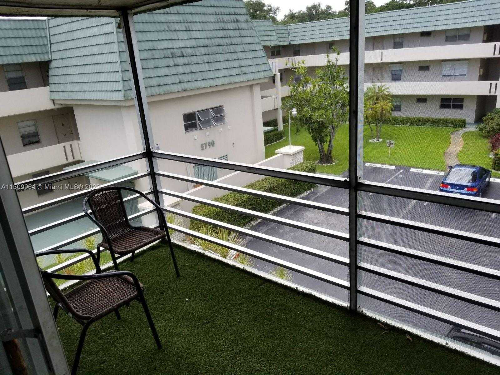 Small Image of 5790 STIRLING RD #314, Hollywood Number 10