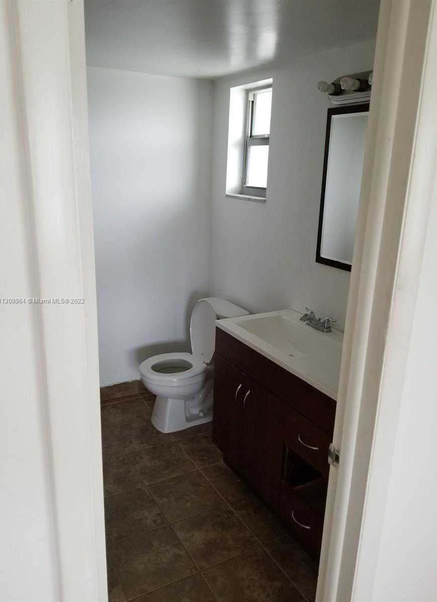 Small Image of 5790 STIRLING RD #314, Hollywood Number 2