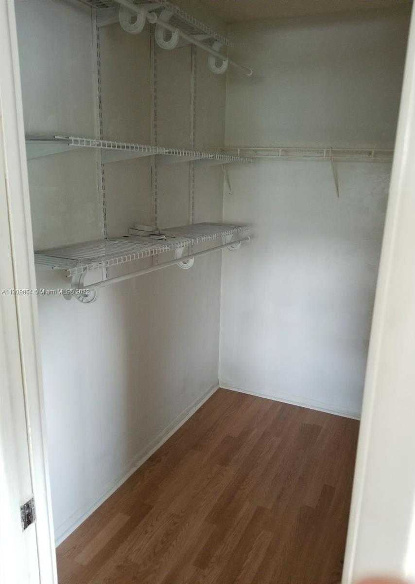 Small Image of 5790 STIRLING RD #314, Hollywood Number 4