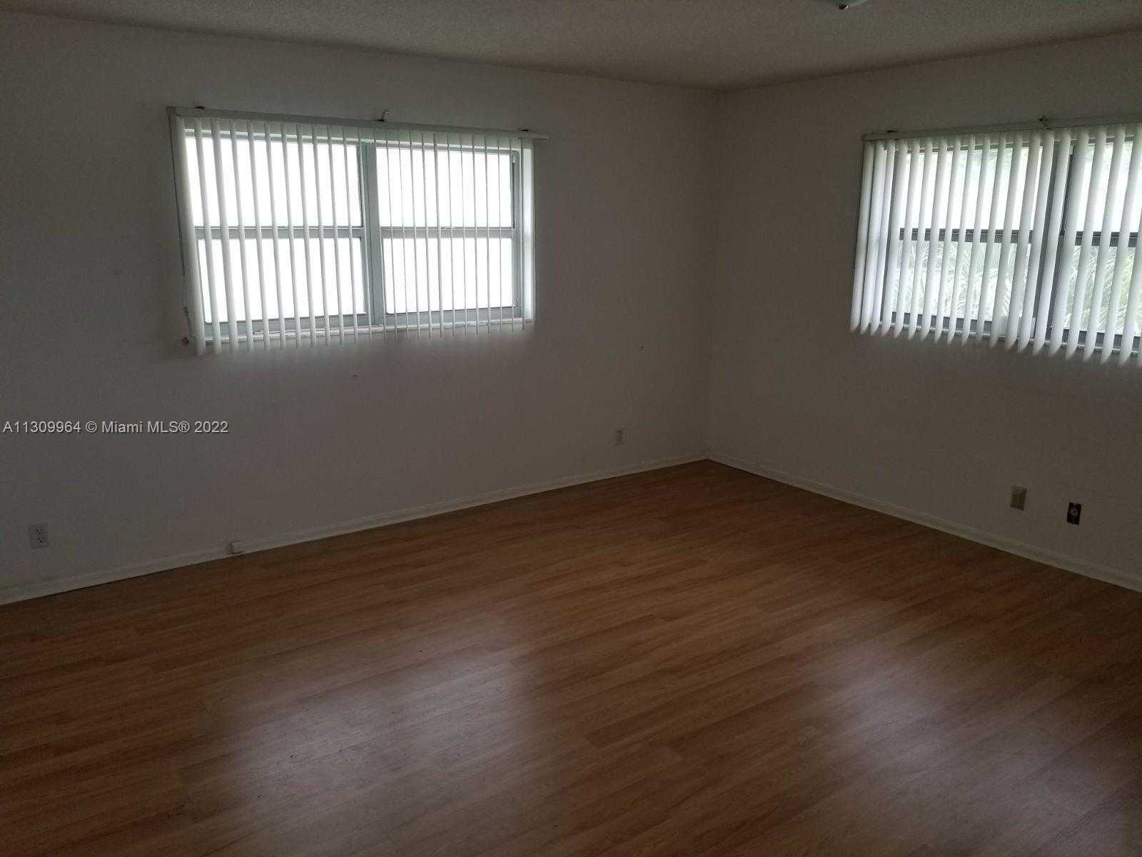 Small Image of 5790 STIRLING RD #314, Hollywood Number 7