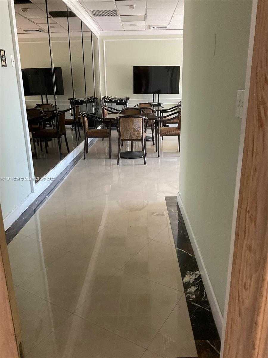 Imagen de Pequeño Objeto