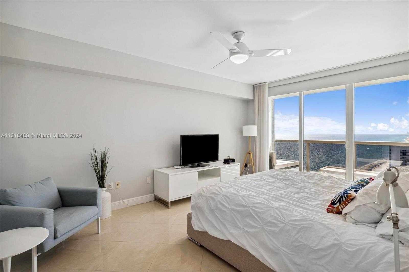 Small Image of 1830 SOUTH OCEAN DR #2703, Hallandale Beach Number 10