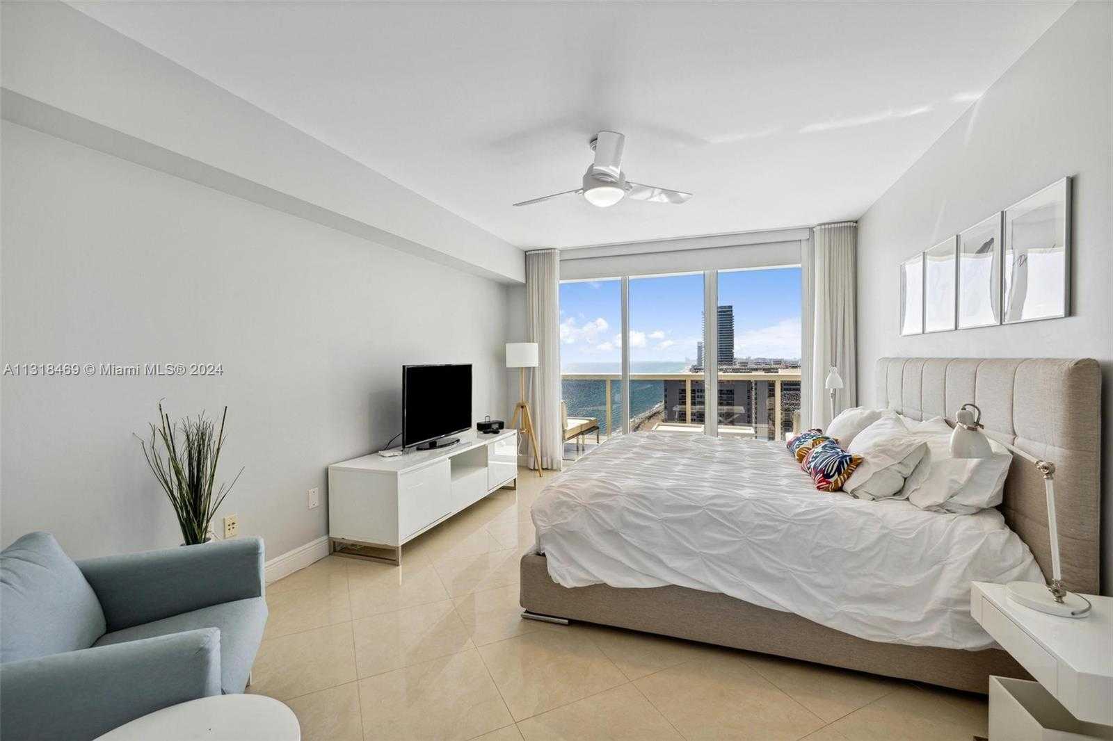 Small Image of 1830 SOUTH OCEAN DR #2703, Hallandale Beach Number 11