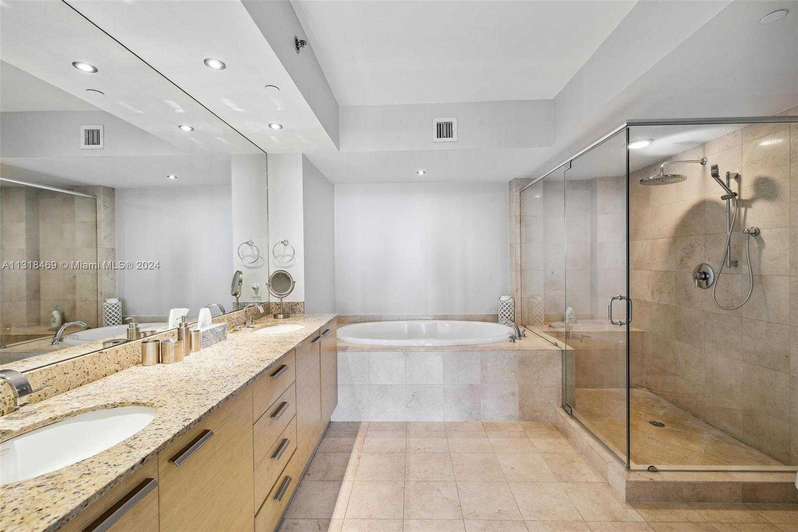 Small Image of 1830 SOUTH OCEAN DR #2703, Hallandale Beach Number 16