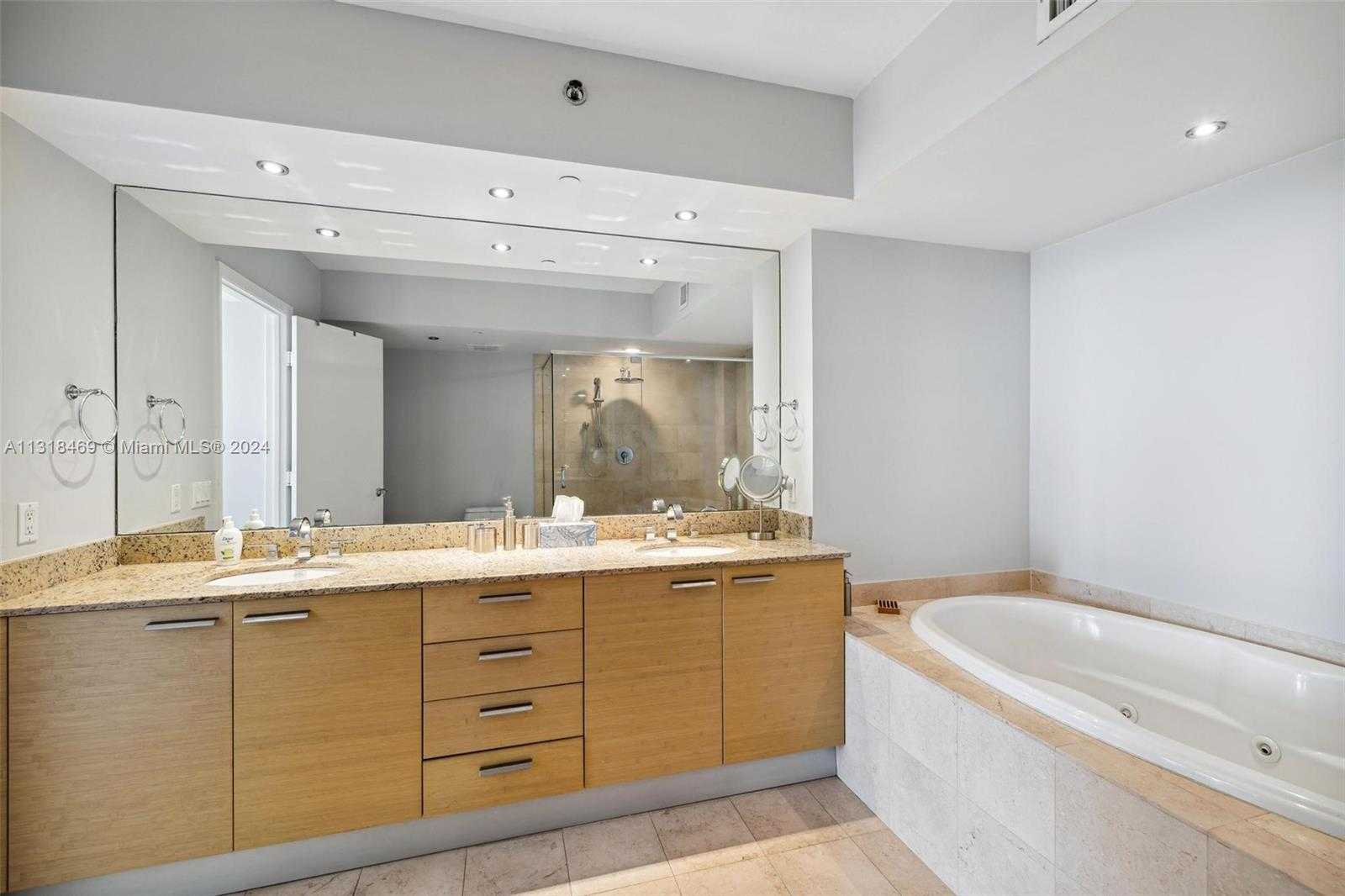 Small Image of 1830 SOUTH OCEAN DR #2703, Hallandale Beach Number 17