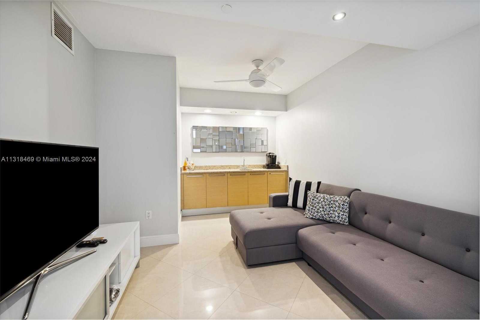 Small Image of 1830 SOUTH OCEAN DR #2703, Hallandale Beach Number 21