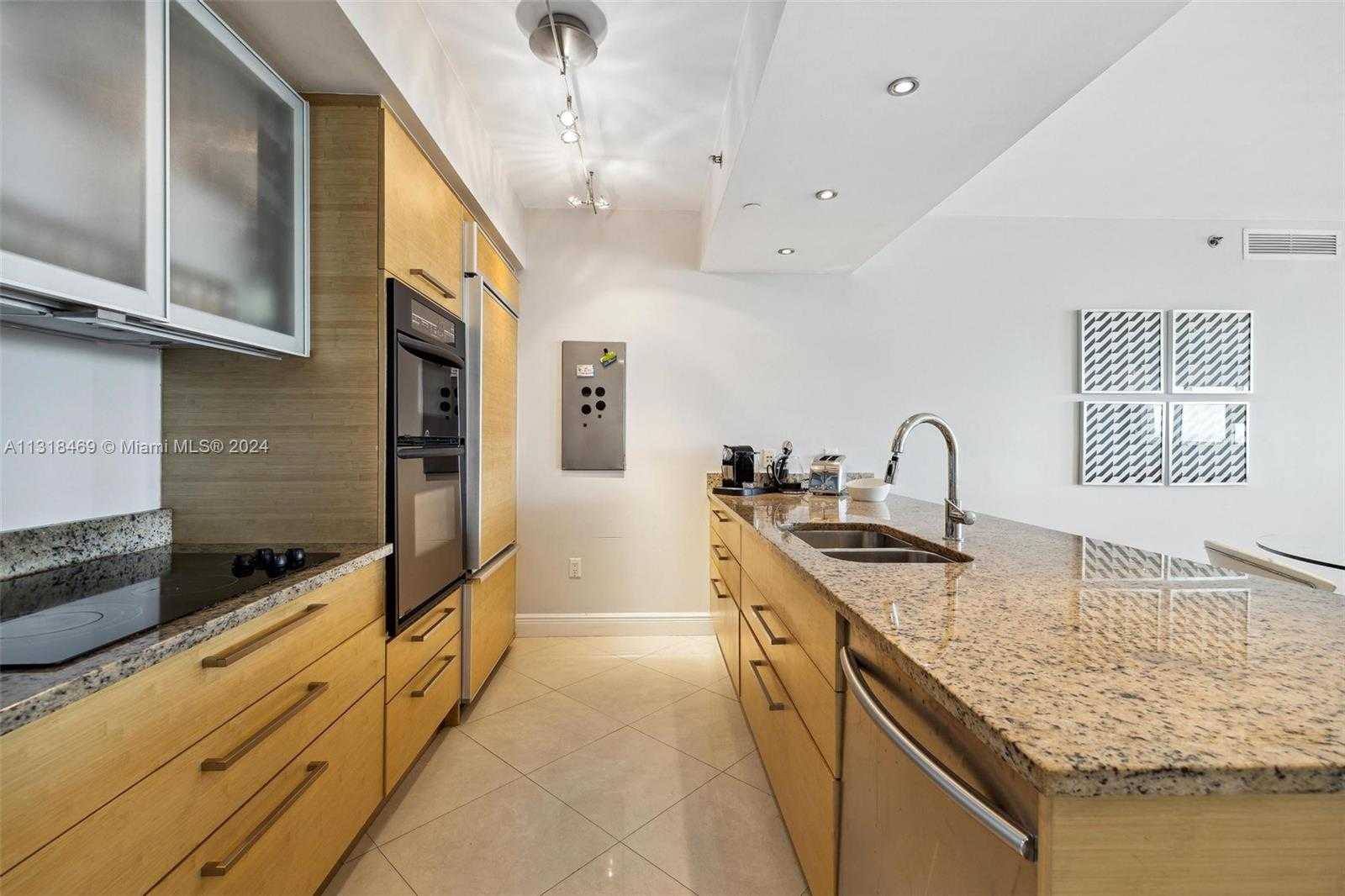 Small Image of 1830 SOUTH OCEAN DR #2703, Hallandale Beach Number 4