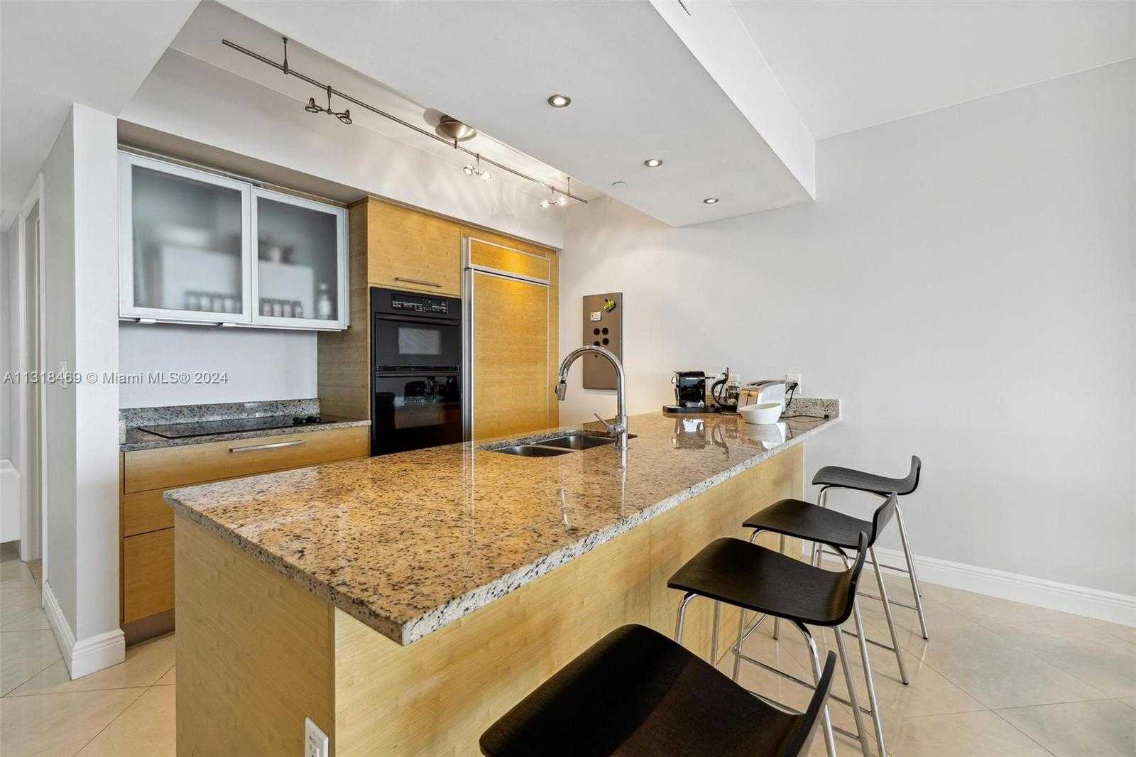 Small Image of 1830 SOUTH OCEAN DR #2703, Hallandale Beach Number 5