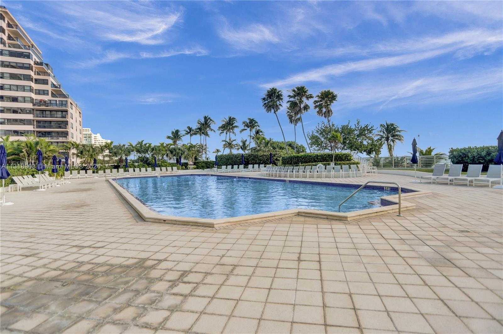 Small Image of 5151 COLLINS AVE #829, Miami Beach Number 7