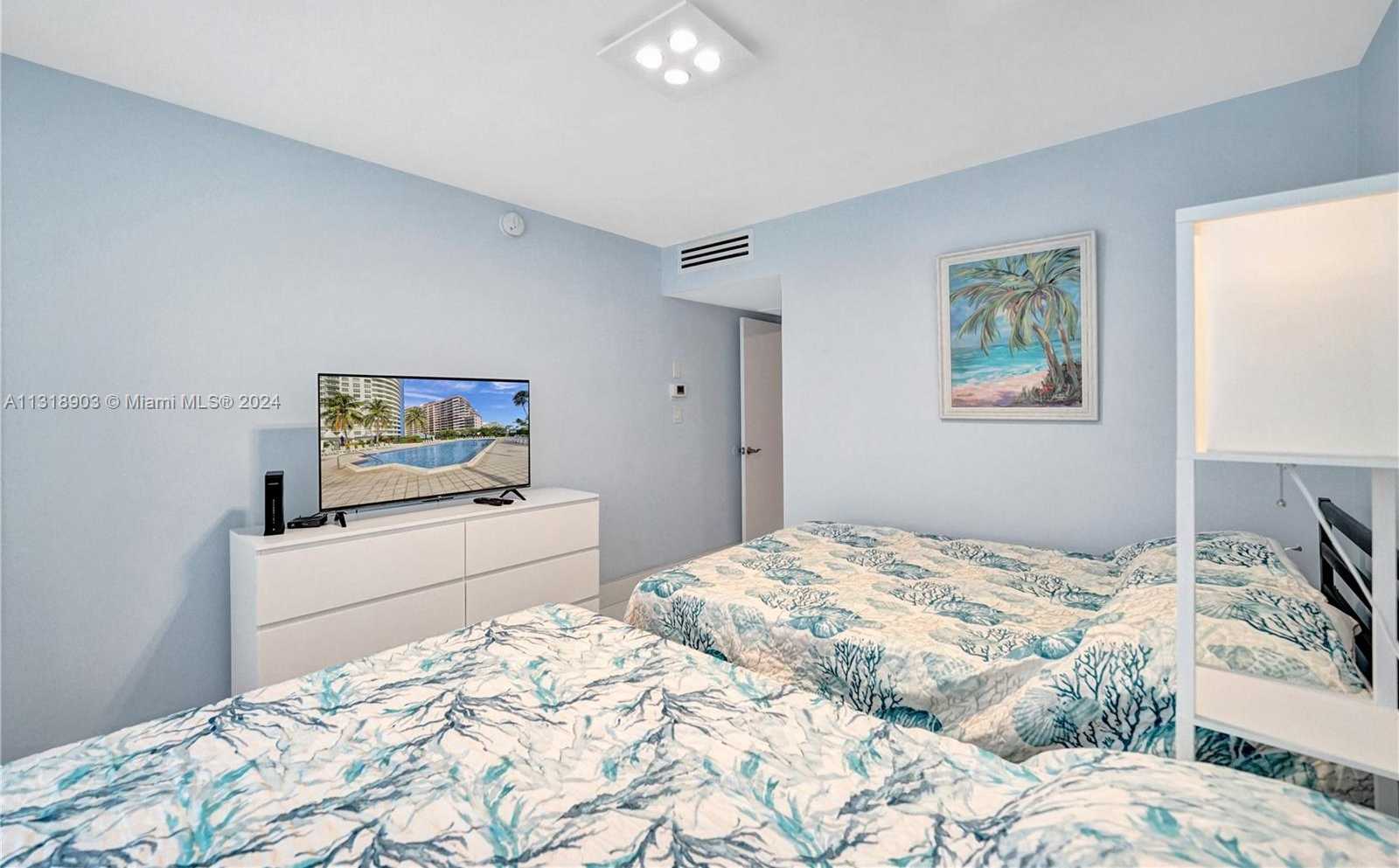 Small Image of 5151 COLLINS AVE #829, Miami Beach Number 94