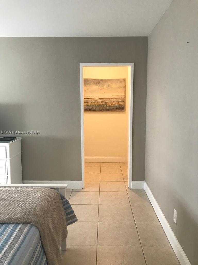 Small Image of 5151 COLLINS AVE #727, Miami Beach Number 19
