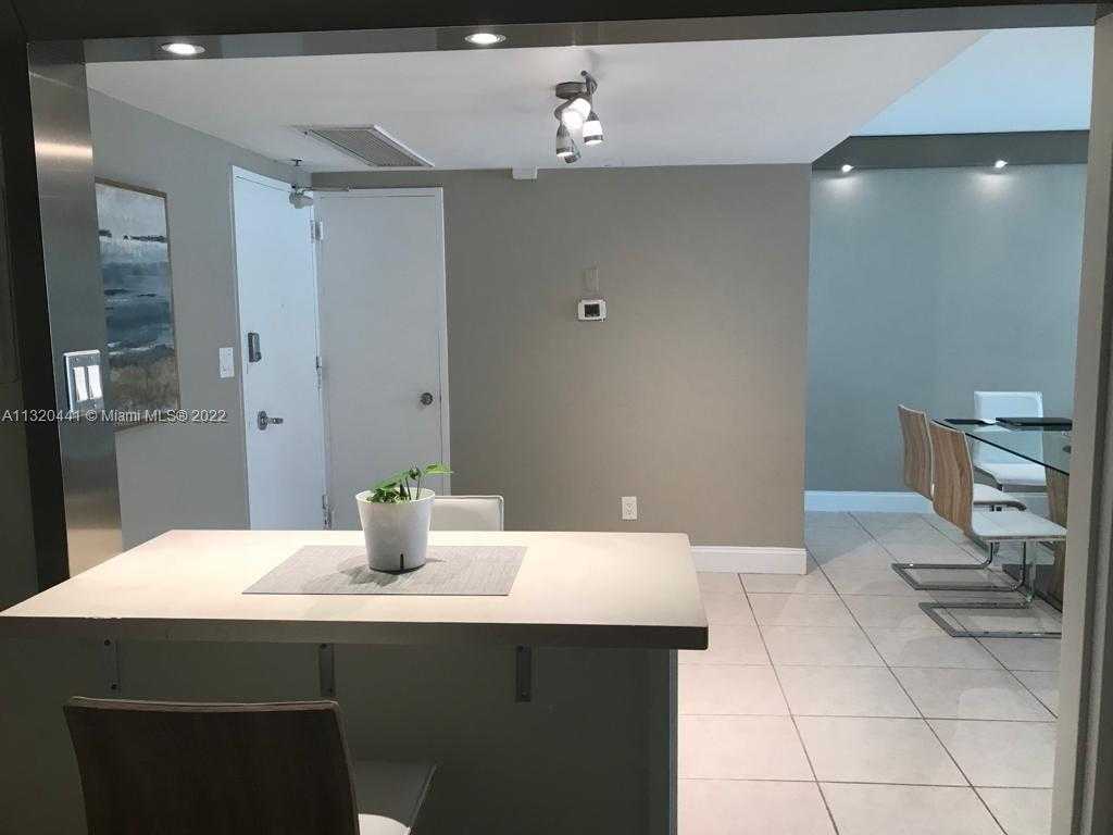 Small Image of 5151 COLLINS AVE #727, Miami Beach Number 7