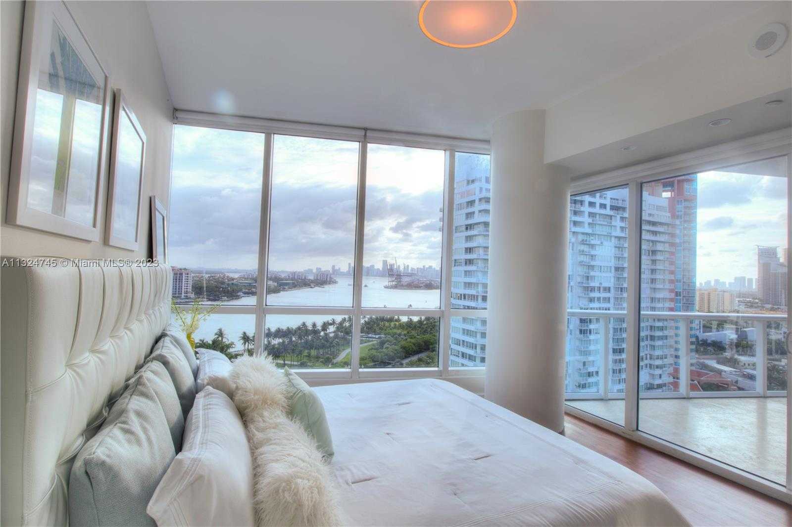 Small Image of 100 SOUTH POINTE DR #1501, Miami Beach Number 10