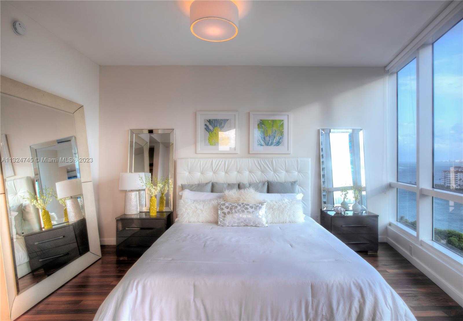 Small Image of 100 SOUTH POINTE DR #1501, Miami Beach Number 14
