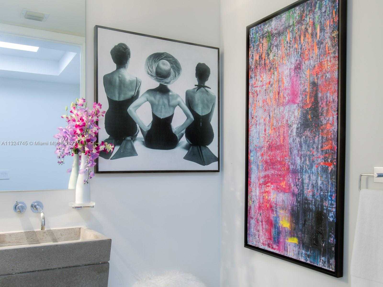 Small Image of 100 SOUTH POINTE DR #1501, Miami Beach Number 16