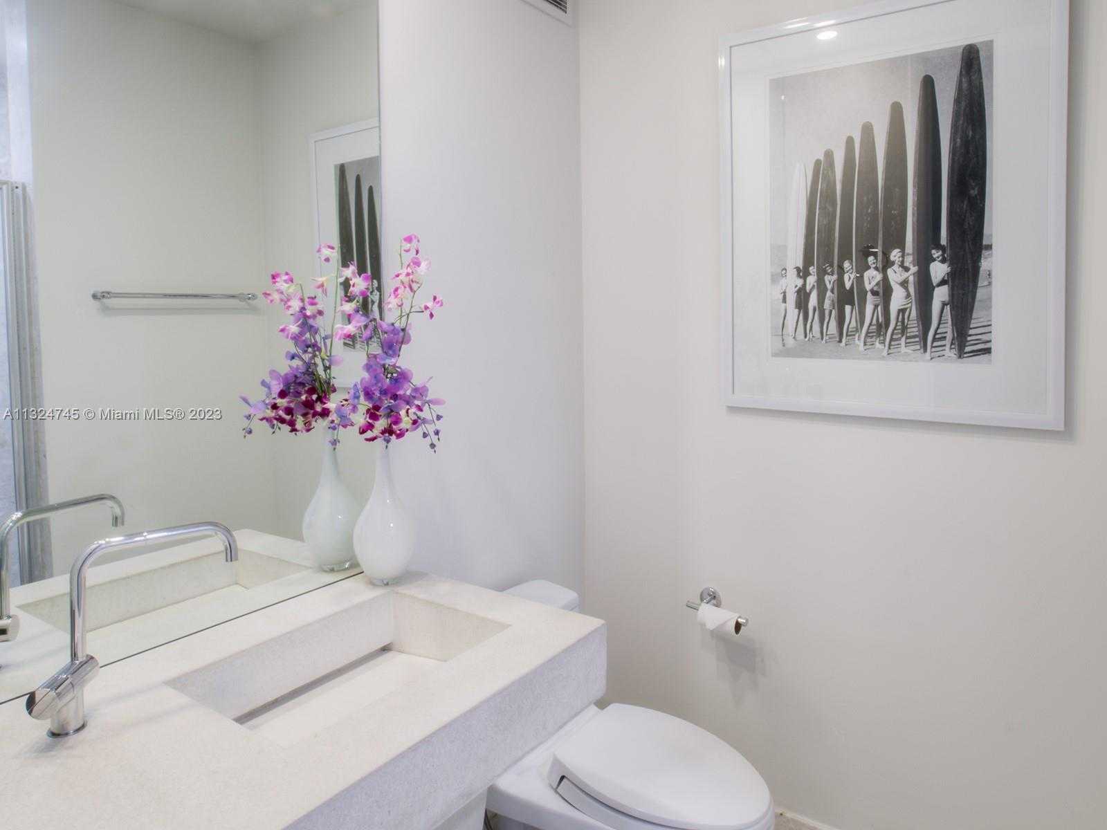 Small Image of 100 SOUTH POINTE DR #1501, Miami Beach Number 17