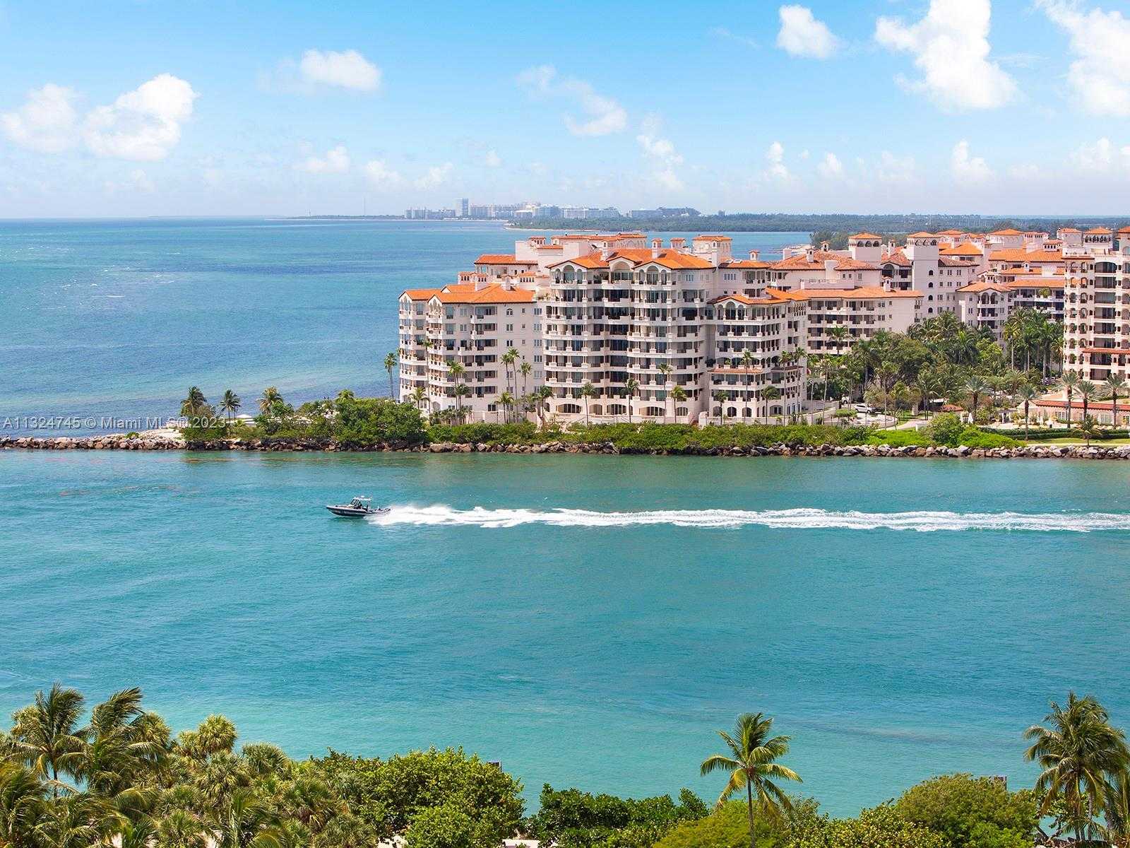 Small Image of 100 SOUTH POINTE DR #1501, Miami Beach Number 23