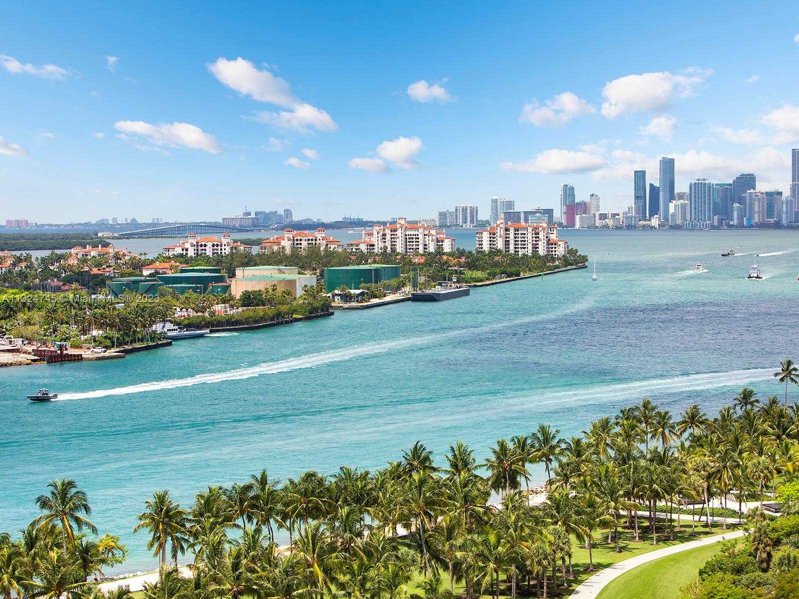 Small Image of 100 SOUTH POINTE DR #1501, Miami Beach Number 24