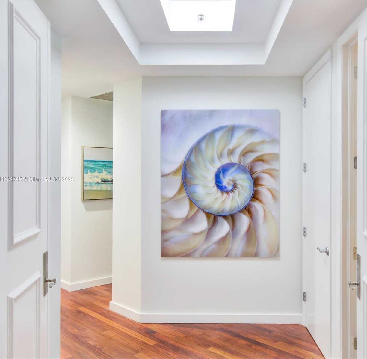 Small Image of 100 SOUTH POINTE DR #1501, Miami Beach Number 5