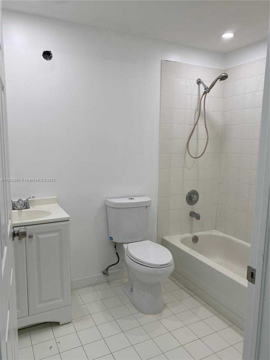 Small Image of 9725 NORTH WEST 52ND ST #522, Doral Number 18