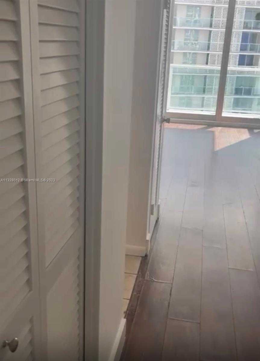 Small Image of 1000 WEST AVE #828, Miami Beach Number 2