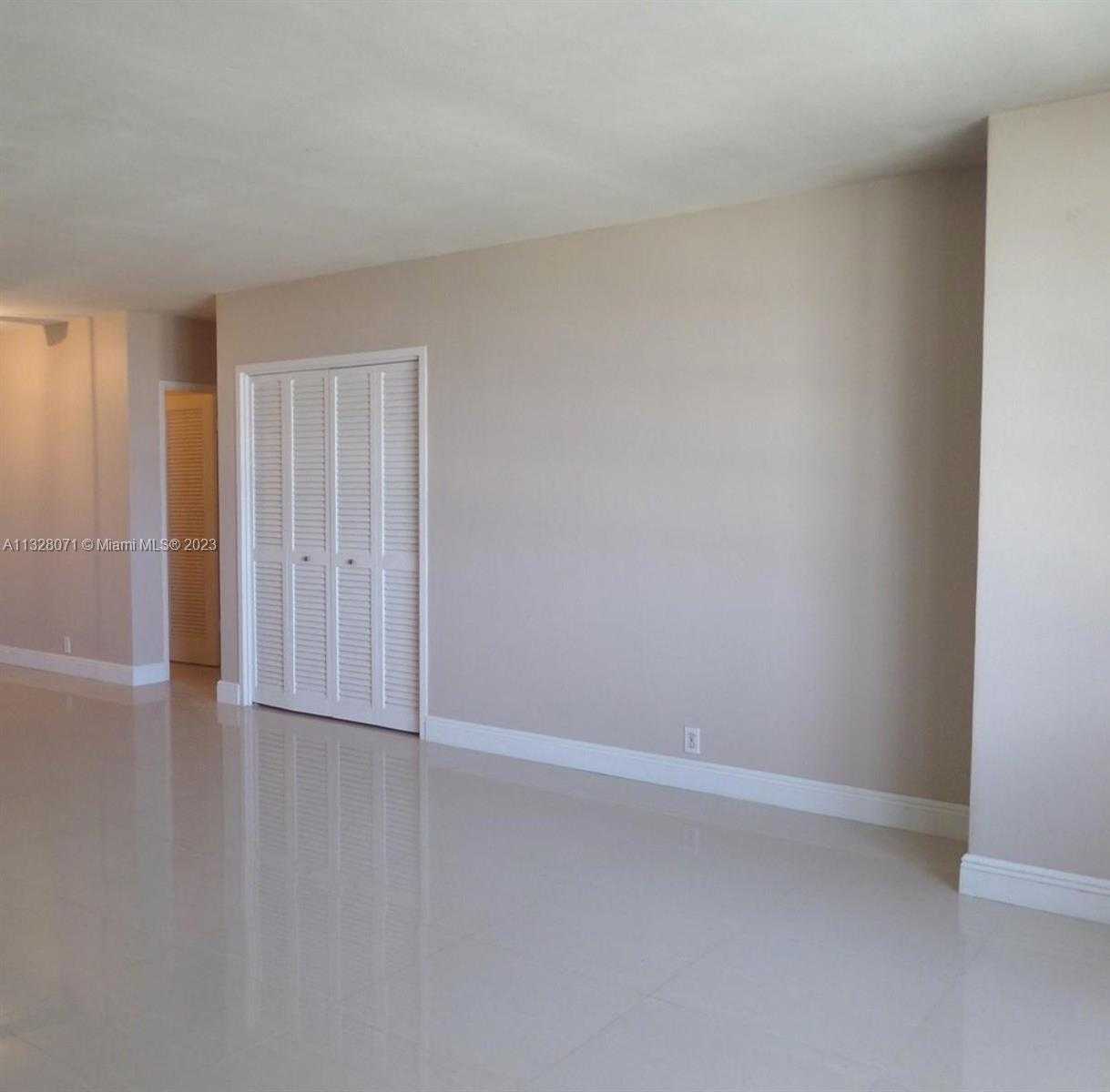 Small Image of 1000 WEST AVE #1032, Miami Beach Number 4