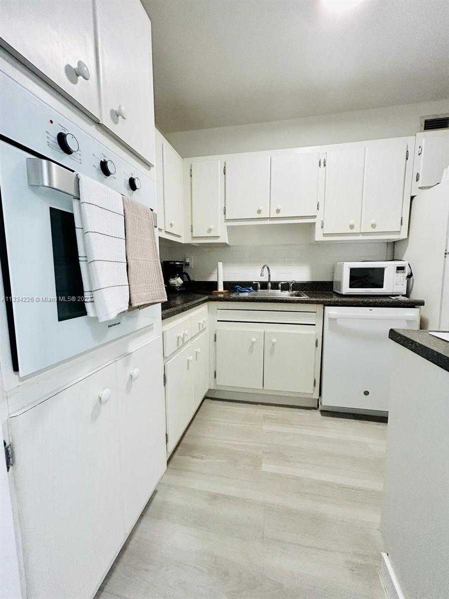 Small Image of 100 LINCOLN RD #535, Miami Beach Number 5