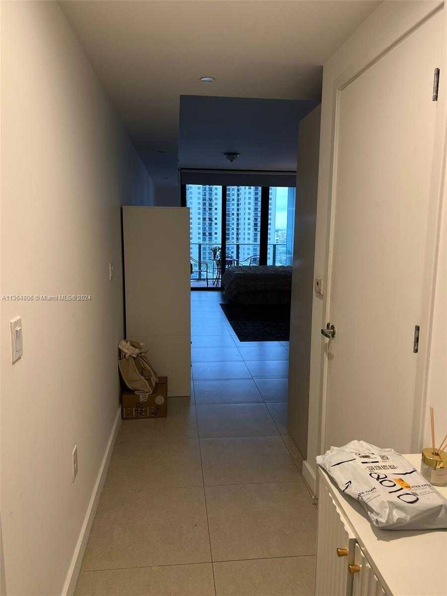 Small Image of 1010 BRICKELL AVE #2010, Miami Number 7