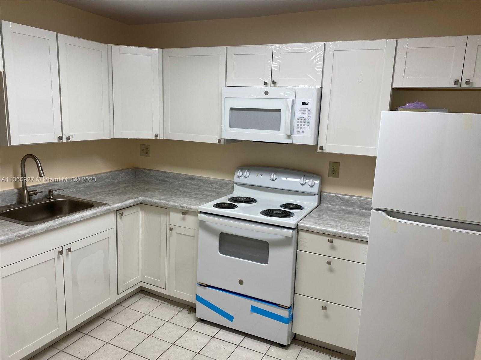 Small Image of 16750 NORTH EAST 10 AVE #201, North Miami Beach Number 2