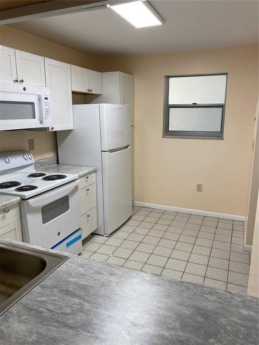 Small Image of 16750 NORTH EAST 10 AVE #201, North Miami Beach Number 3
