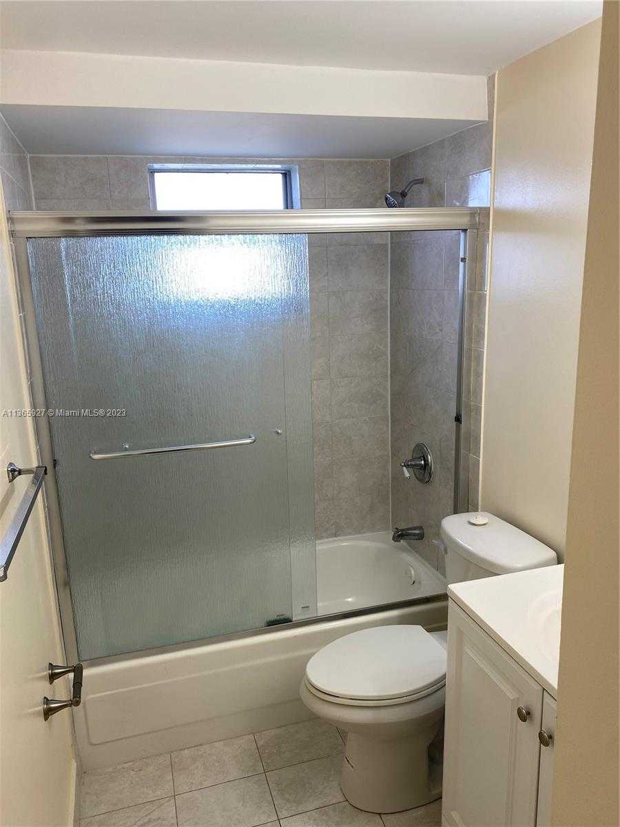 Small Image of 16750 NORTH EAST 10 AVE #201, North Miami Beach Number 4