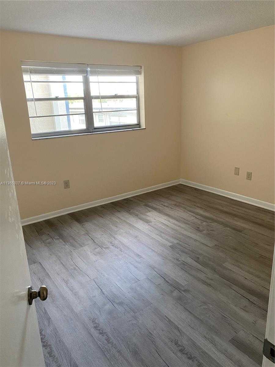 Small Image of 16750 NORTH EAST 10 AVE #201, North Miami Beach Number 5