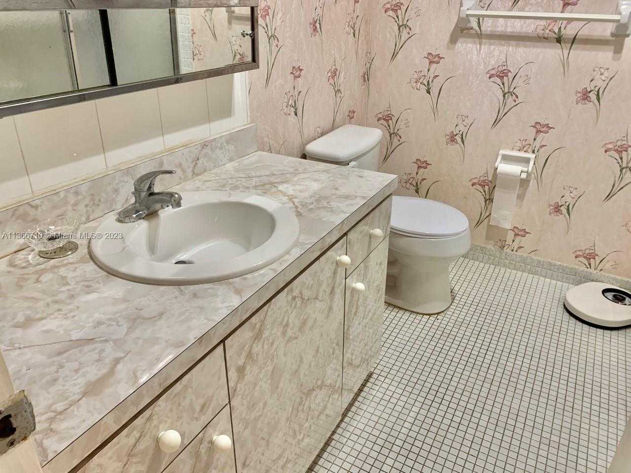 Small Image of 5300 WASHINGTON ST #G123, Hollywood Number 17