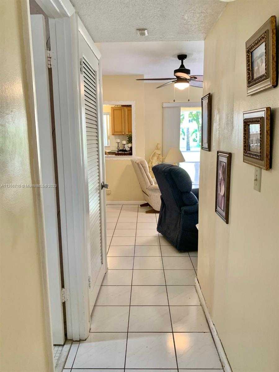 Small Image of 5300 WASHINGTON ST #G123, Hollywood Number 9