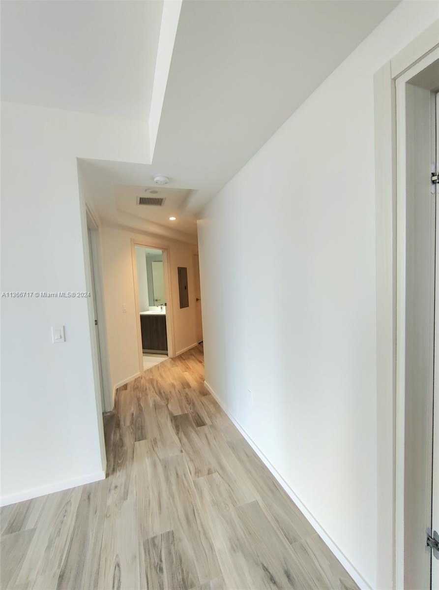 Small Image of 801 SOUTH MIAMI AVE #2405, Miami Number 17