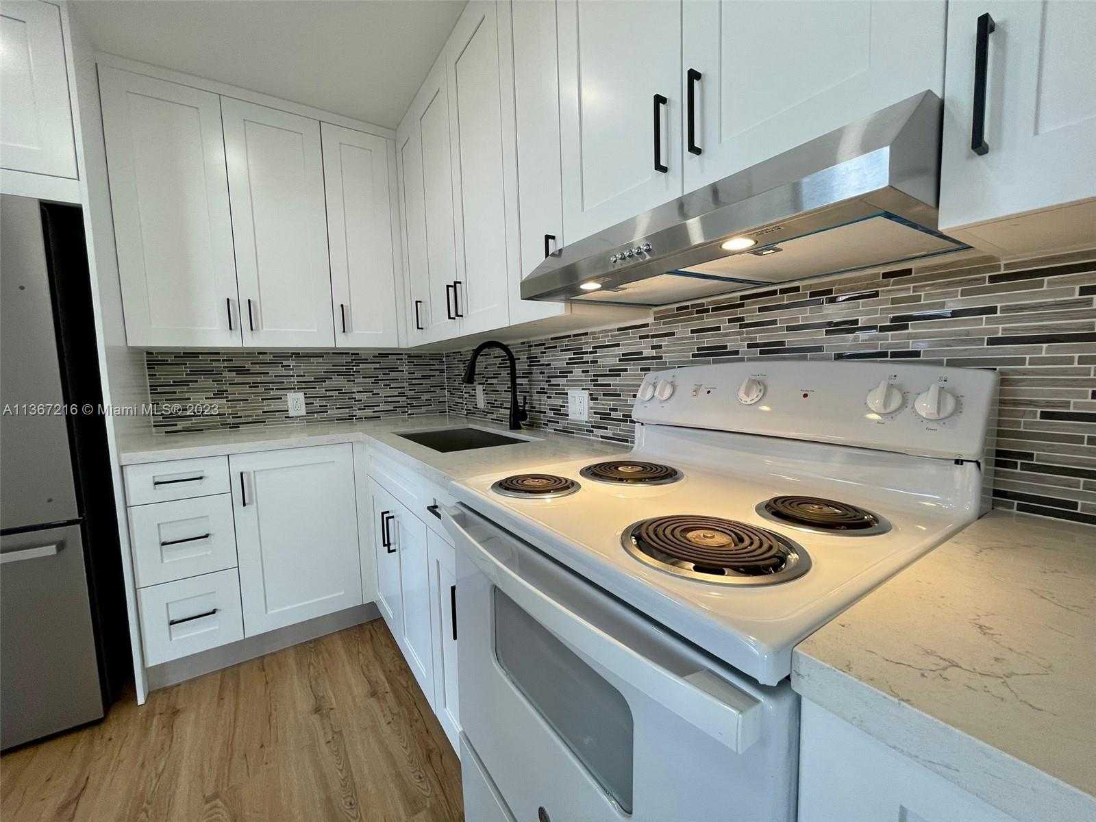 Small Image of 3675 NORTH COUNTRY CLUB DR #1601, Aventura Number 27