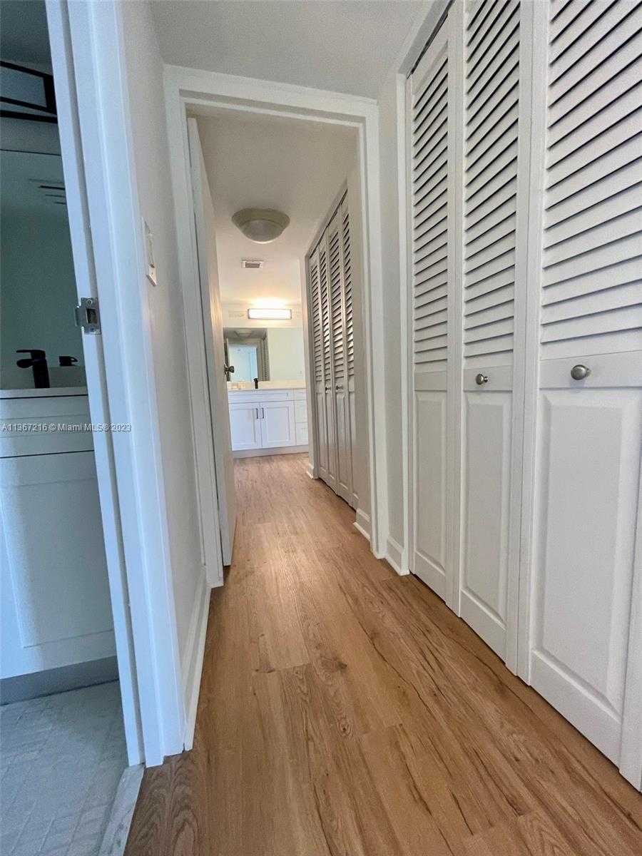 Small Image of 3675 NORTH COUNTRY CLUB DR #1601, Aventura Number 32