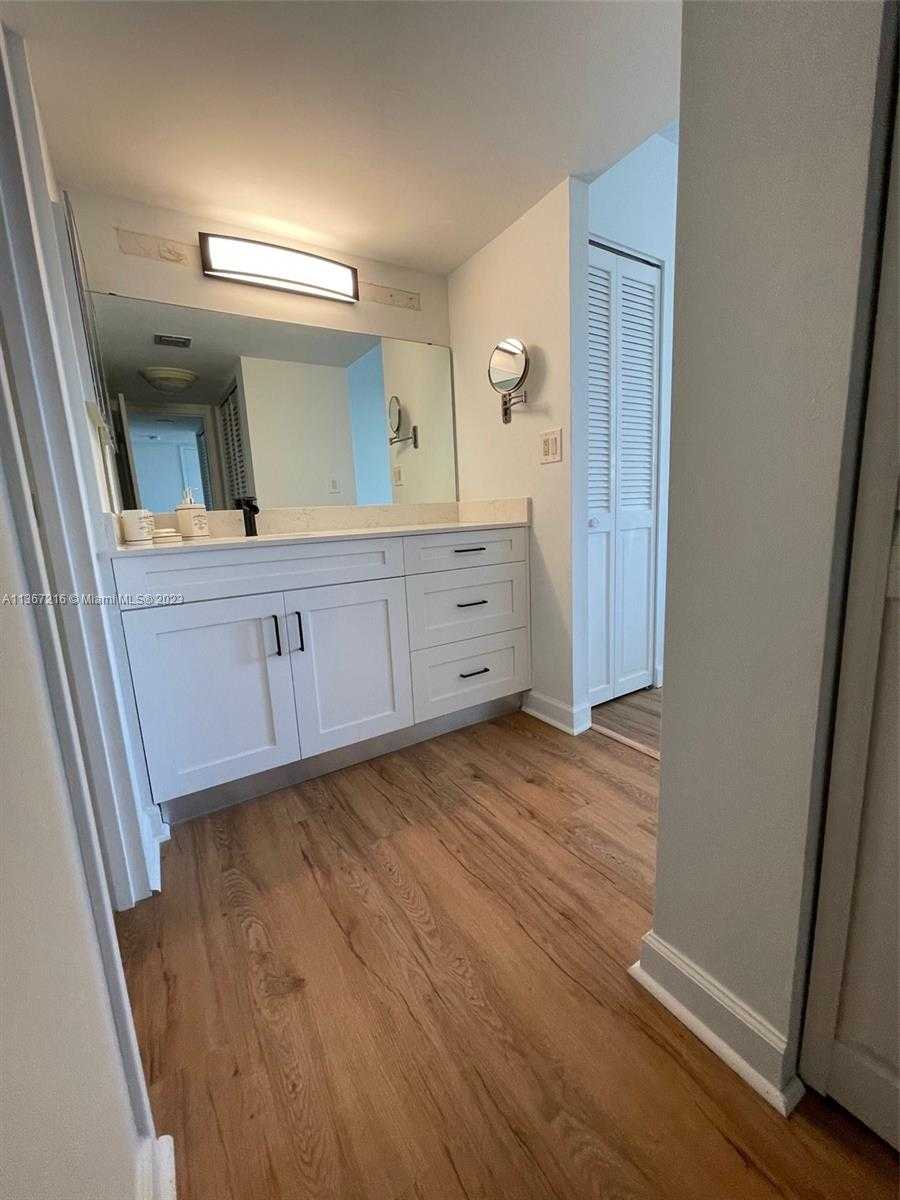 Small Image of 3675 NORTH COUNTRY CLUB DR #1601, Aventura Number 43