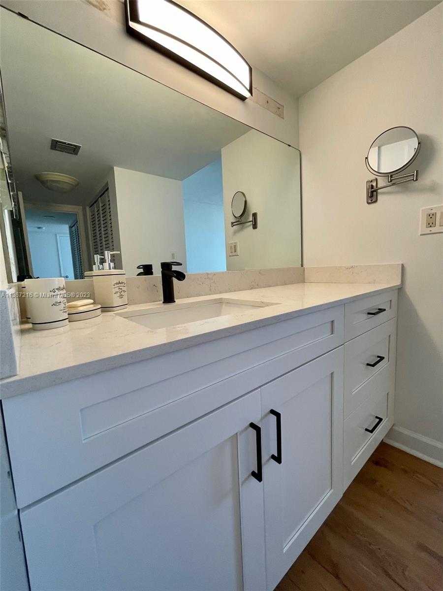 Small Image of 3675 NORTH COUNTRY CLUB DR #1601, Aventura Number 46