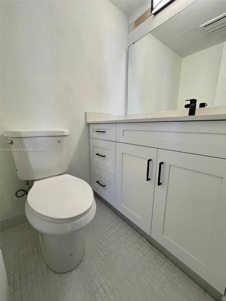 Small Image of 3675 NORTH COUNTRY CLUB DR #1601, Aventura Number 59