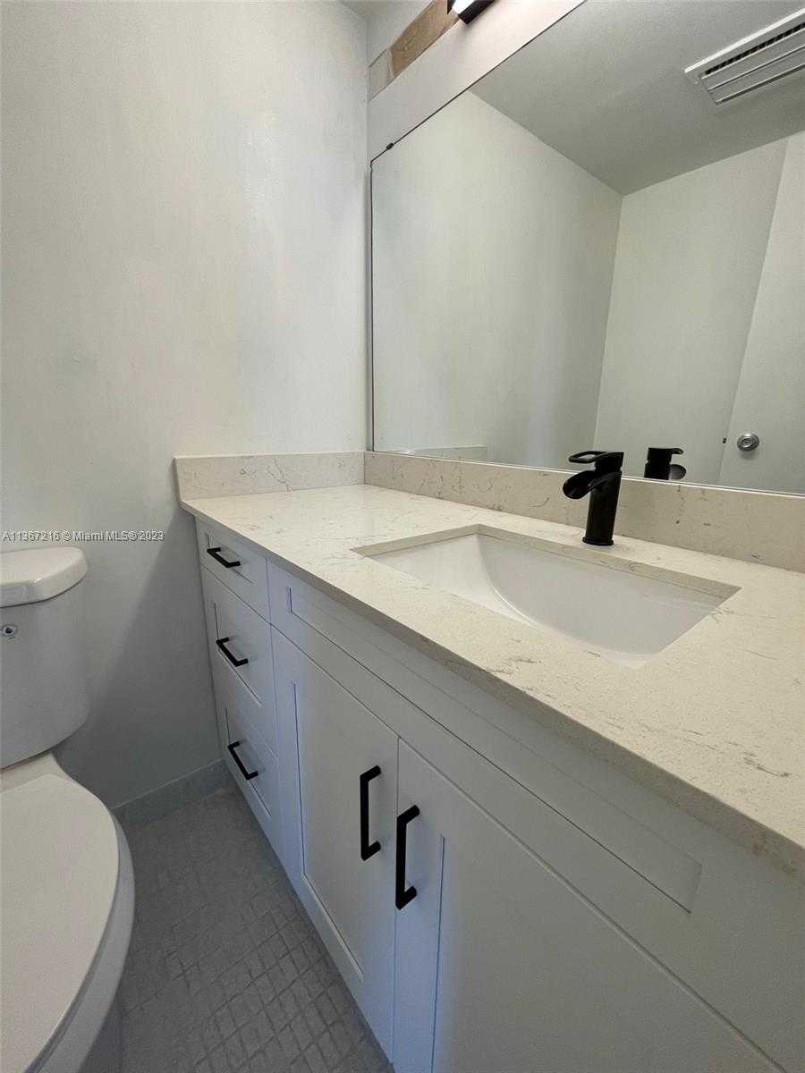 Small Image of 3675 NORTH COUNTRY CLUB DR #1601, Aventura Number 60