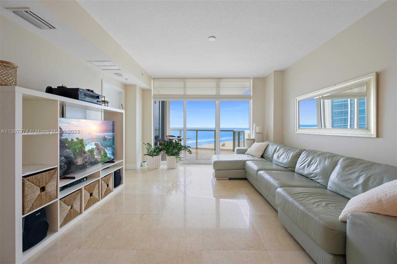 Small Image of 3801 #1105, Miami Beach Number 24
