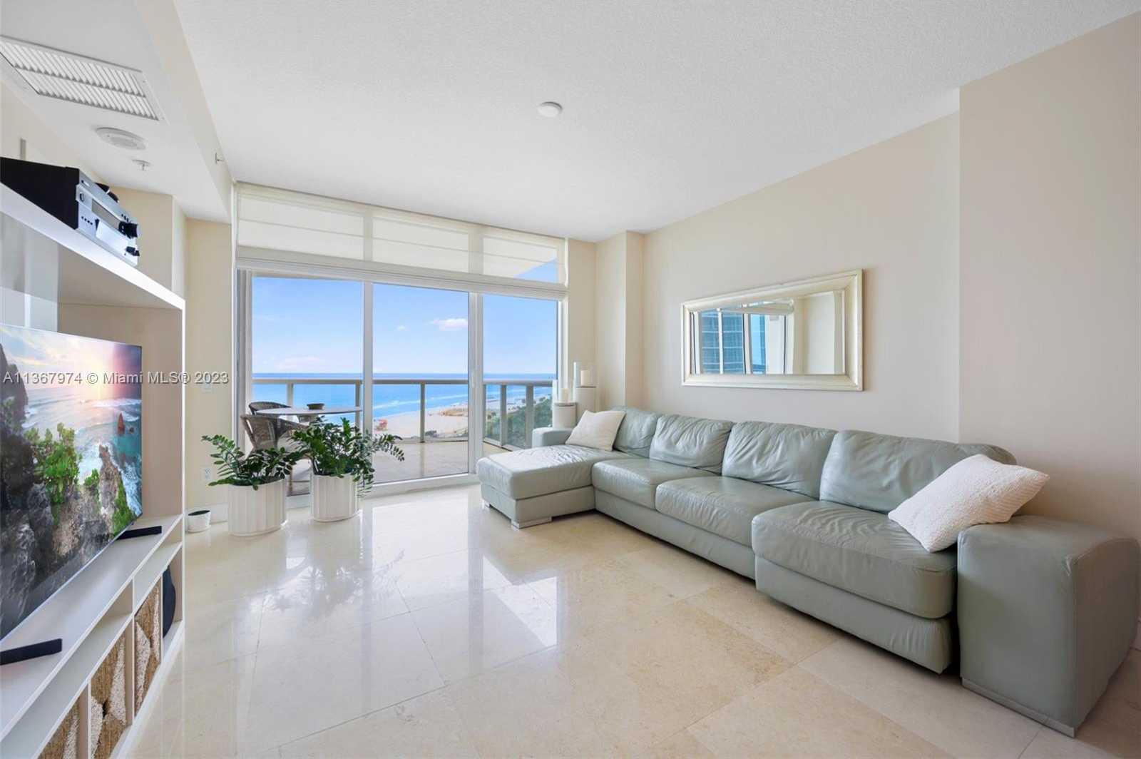 Small Image of 3801 #1105, Miami Beach Number 25