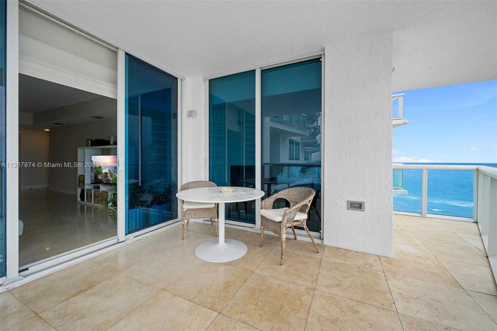 Small Image of 3801 #1105, Miami Beach Number 4