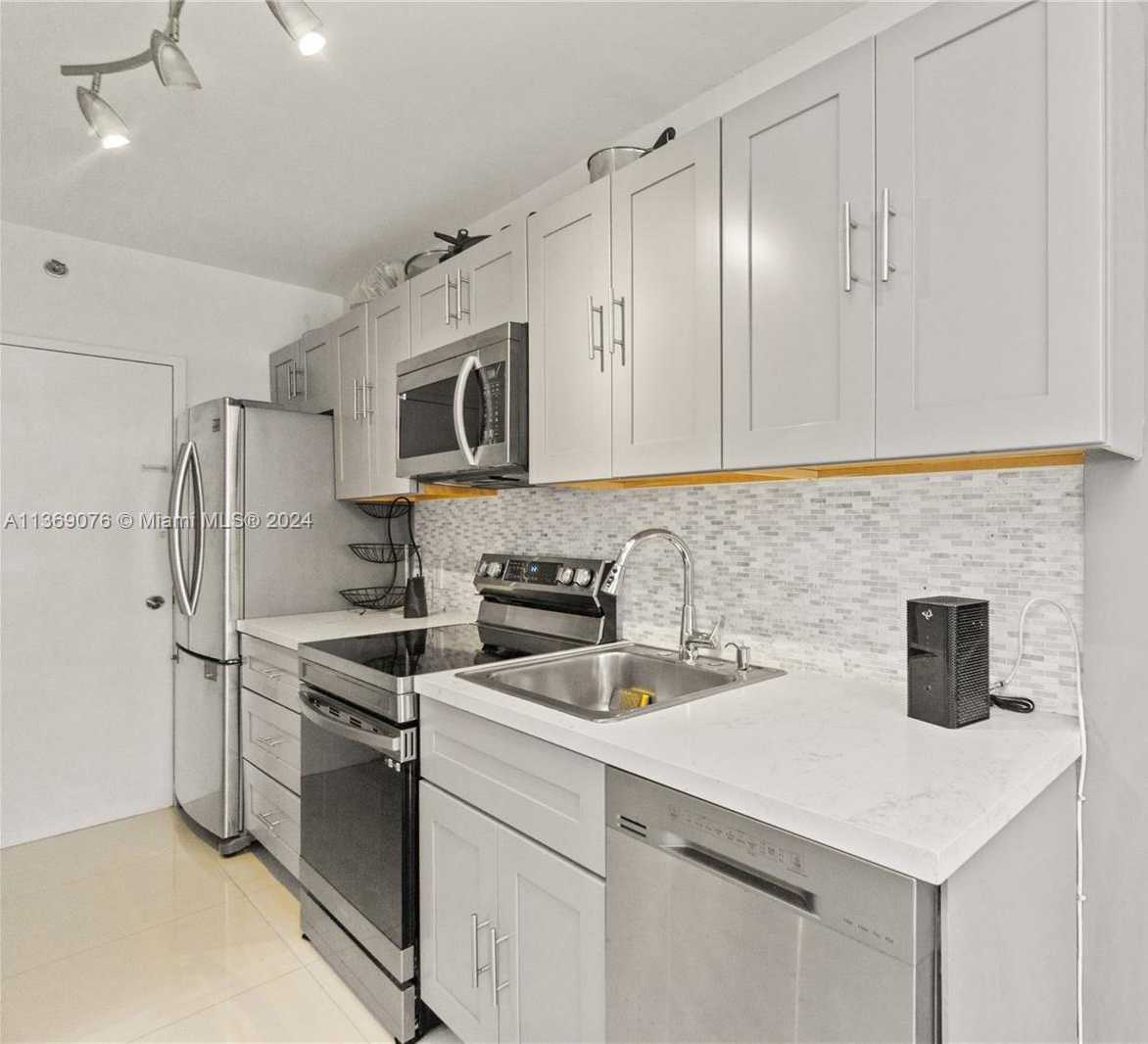 Small Image of 100 LINCOLN RD #501, Miami Beach Number 5
