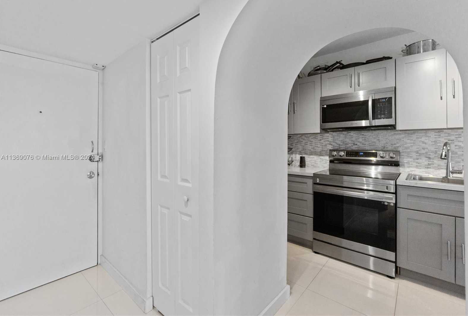 Small Image of 100 LINCOLN RD #501, Miami Beach Number 7