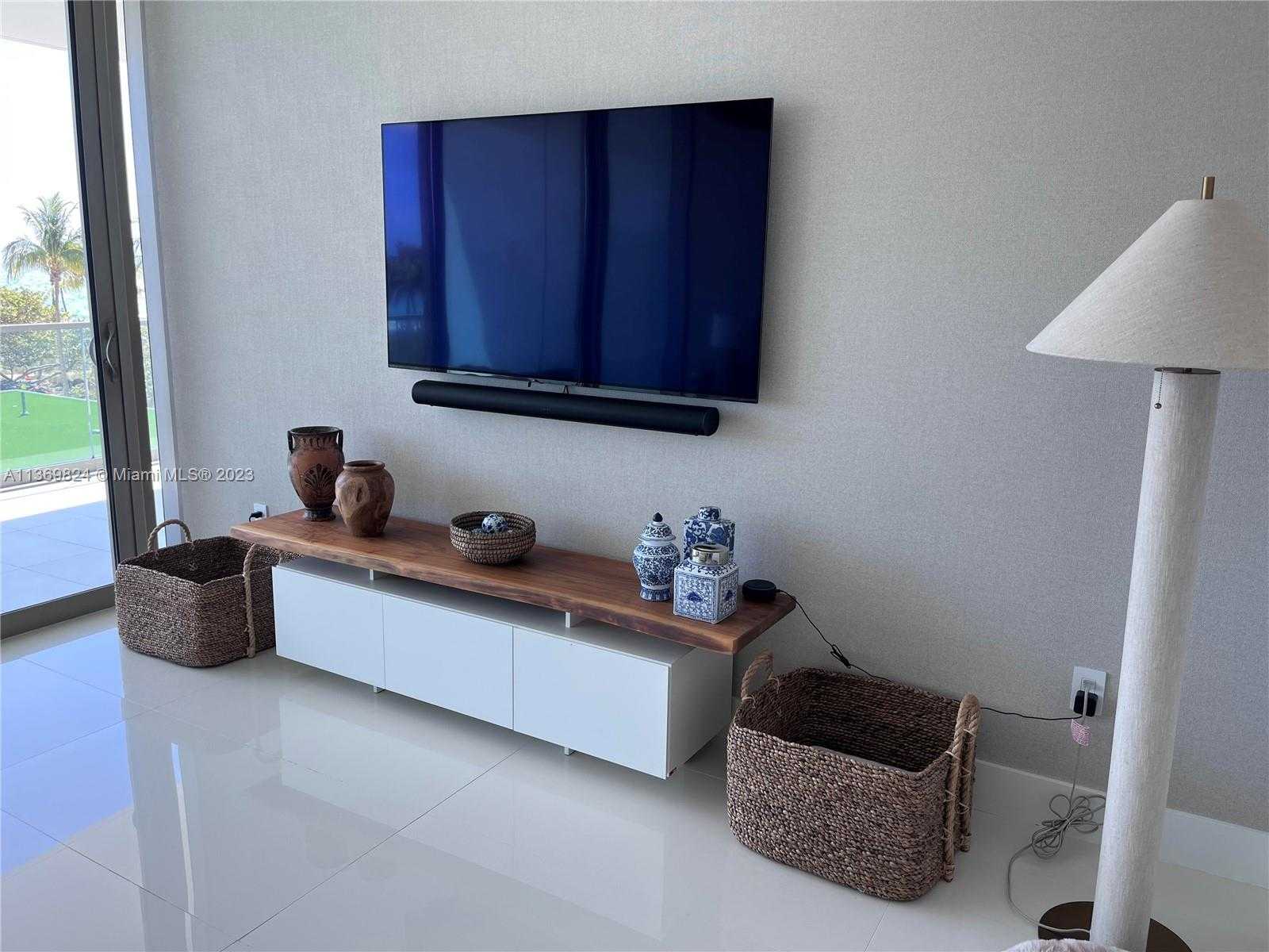 Small Image of 10201 COLLINS AVE #301, Bal Harbour Number 15