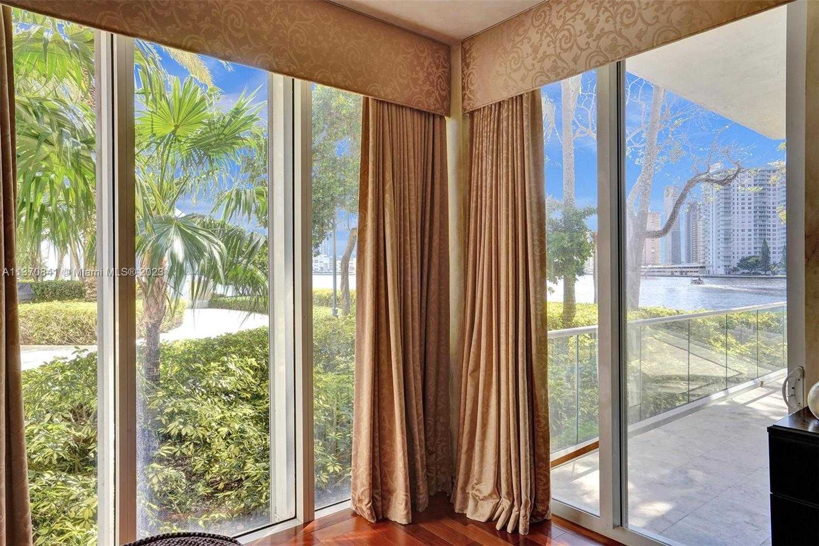 Small Image of 2600 ISLAND BLVD #101, Aventura Number 23