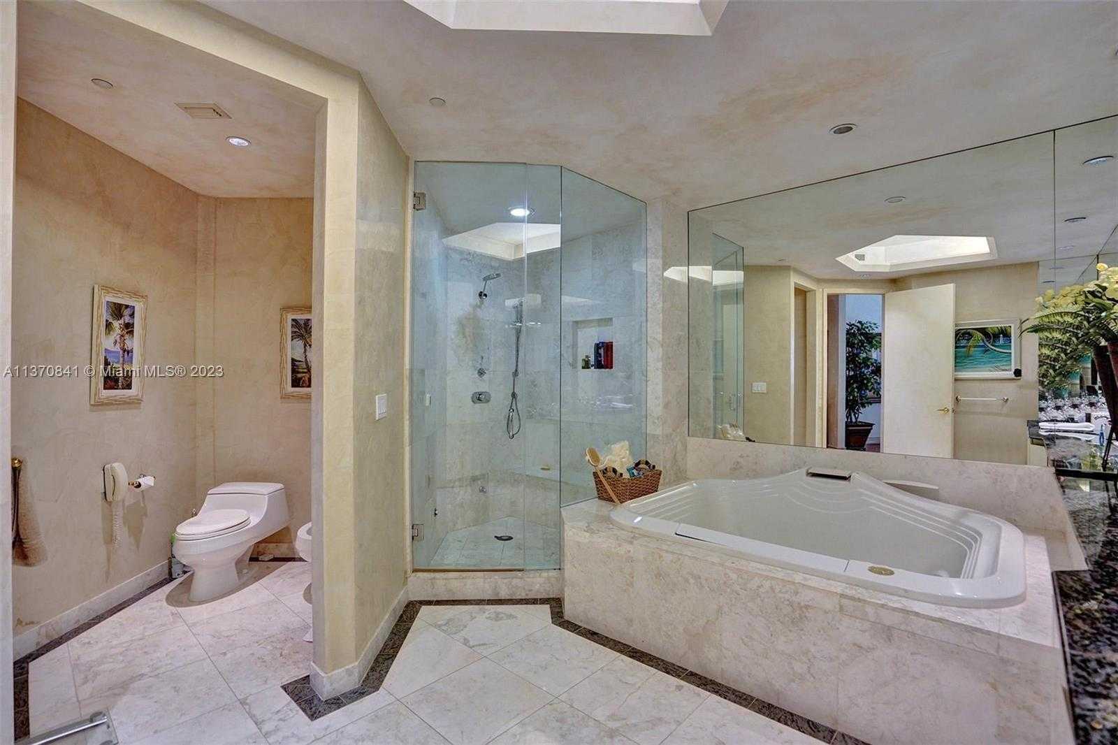 Small Image of 2600 ISLAND BLVD #101, Aventura Number 25